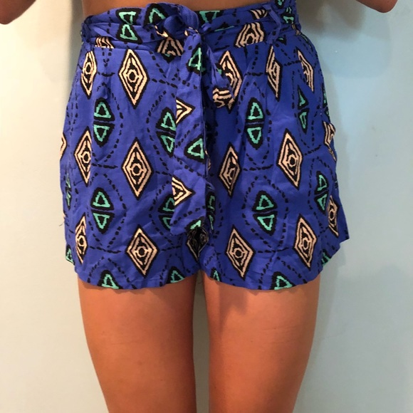 Ana Be front-tie shorts, size M - Picture 1 of 4